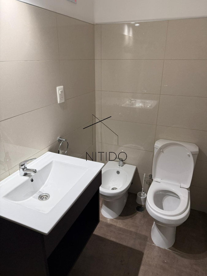Apartamento ID.85 - Amplio apartamento de 3 dormitorios y 2 baños, ideal para vivir todo el año o para renta.