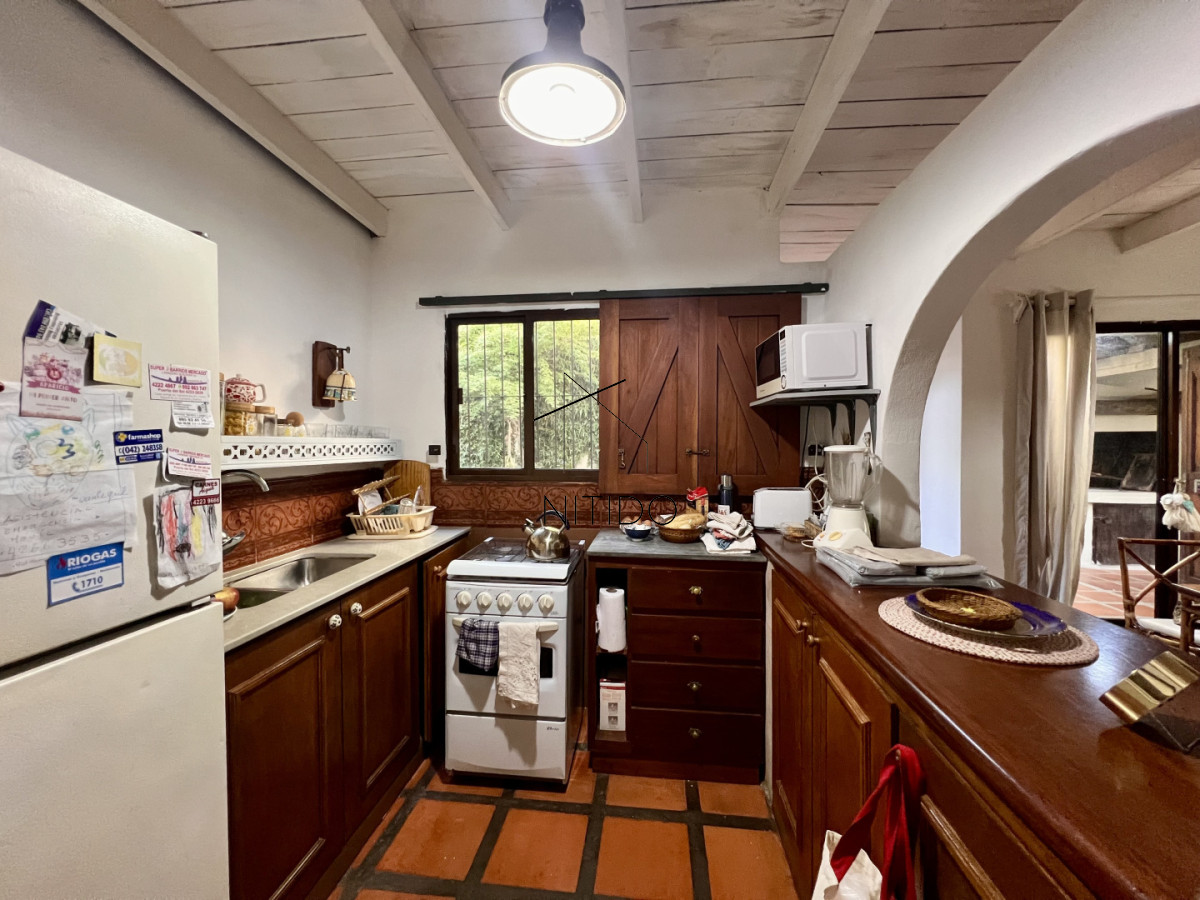 Casa ID.518 - Acogedora casa en alquiler.  En Punta del Este, playa mansa.