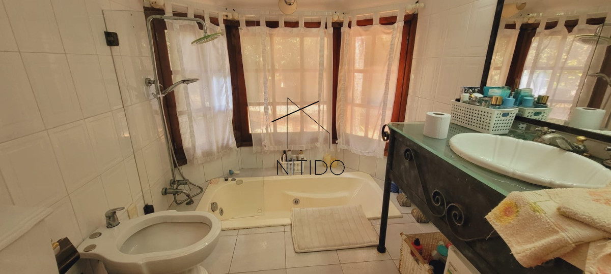 Casa ID.87 - Hermosa casa a la venta, apta para PH, ideal para inversor, para dividir y hacer varias casas.