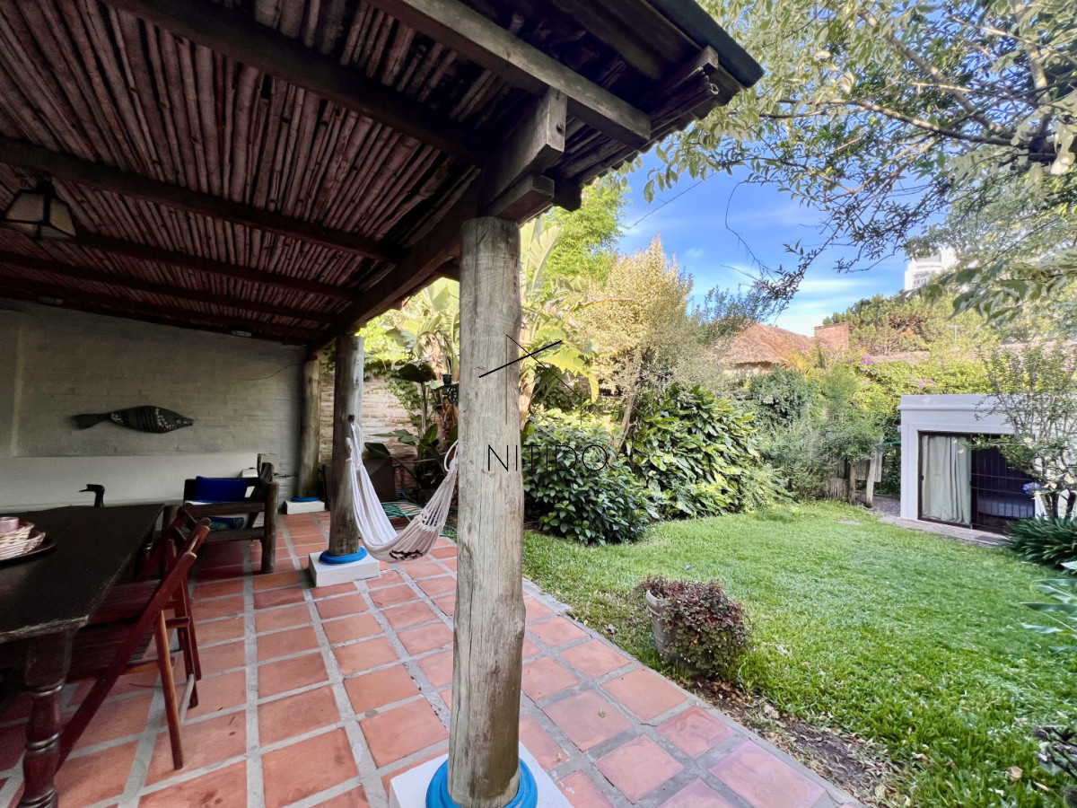 Casa ID.518 - Acogedora casa en alquiler.  En Punta del Este, playa mansa.