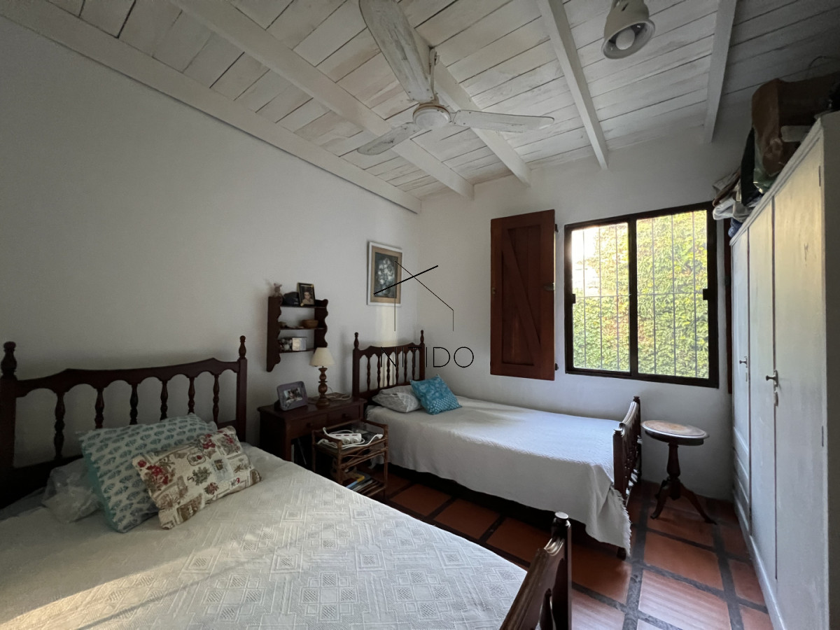 Casa ID.518 - Acogedora casa en alquiler.  En Punta del Este, playa mansa.