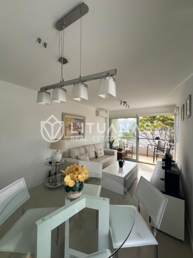 Apartamento ID.115 - Exclusivo apartamento de 2 dormitorios con parrillero propio. Punta del Este. 
