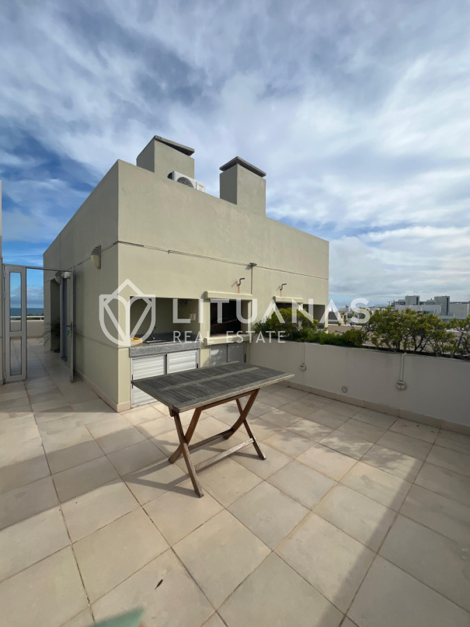 Apartamento ID.115 - Exclusivo apartamento de 2 dormitorios con parrillero propio. Punta del Este. 