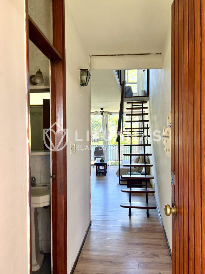 Apartamento ID.111 - Apartamento en venta de 1 dormitorio y medio. Playa mansa. Punta del Este.