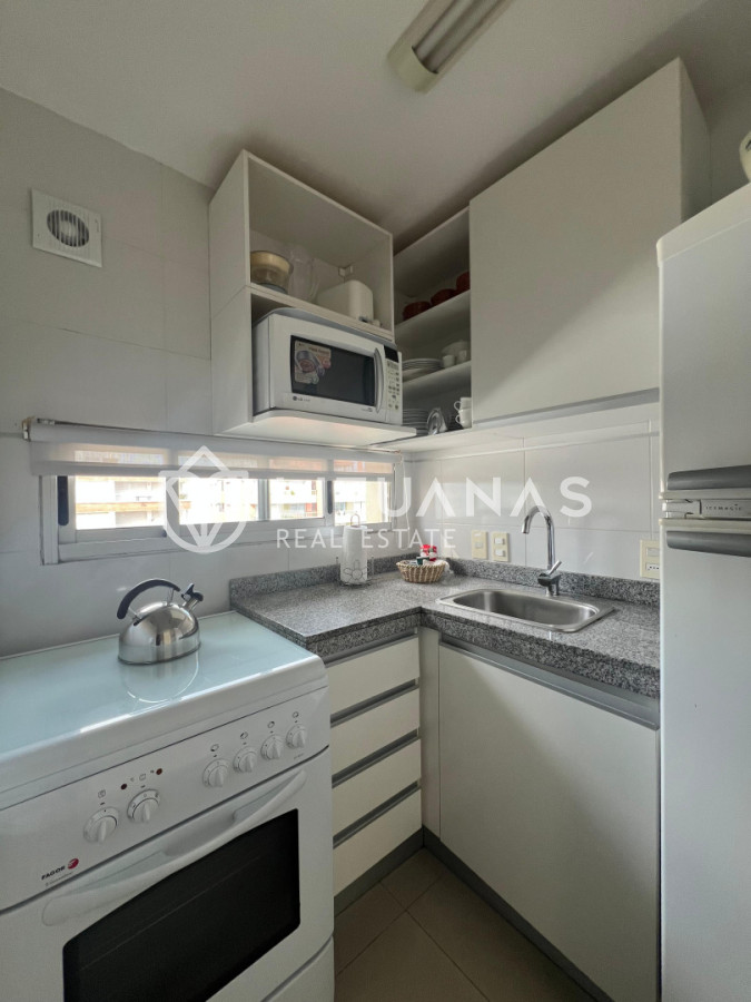Apartamento ID.115 - Exclusivo apartamento de 2 dormitorios con parrillero propio. Punta del Este. 