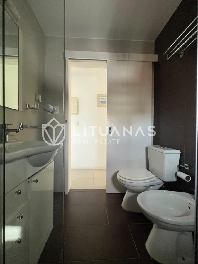 Apartamento ID.115 - Exclusivo apartamento de 2 dormitorios con parrillero propio. Punta del Este. 