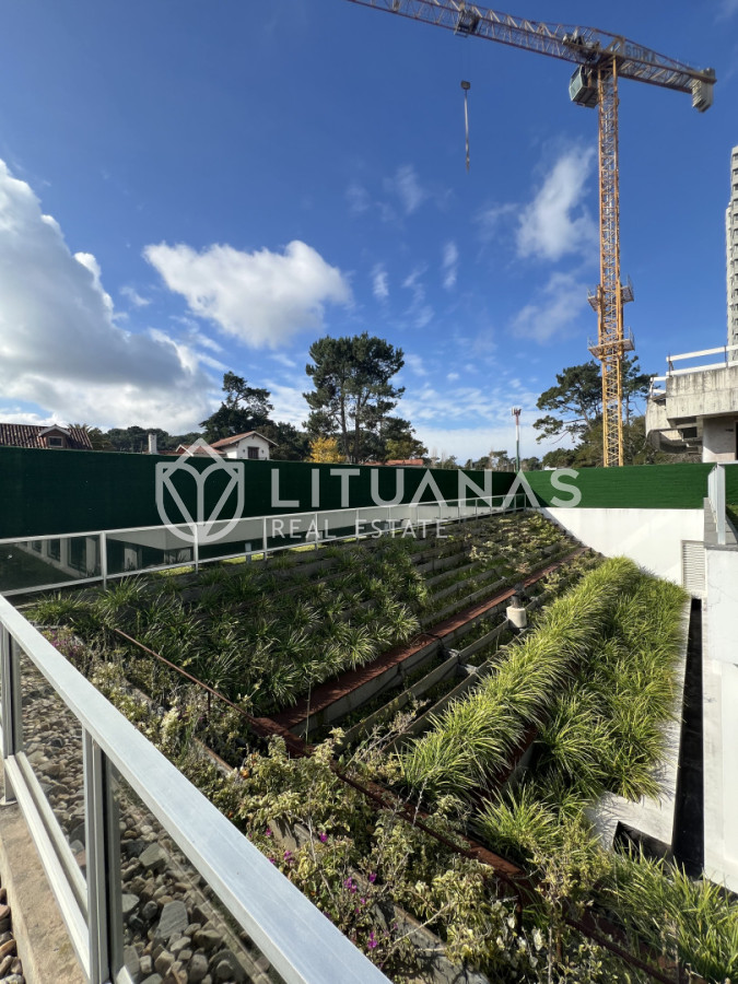 Apartamento ID.136 - EN VENTA, amplio apartamento en Punta del Este con financiación directa hasta 100 cuotas, finaliza en el 2028. 1 dormitorio. 