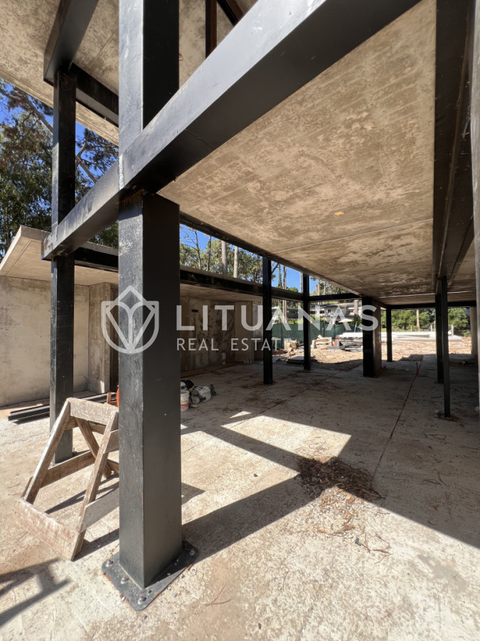 Casa ID.132 - Casa en venta en Solanas Country, construcción de hormigón armado, con piscina. 