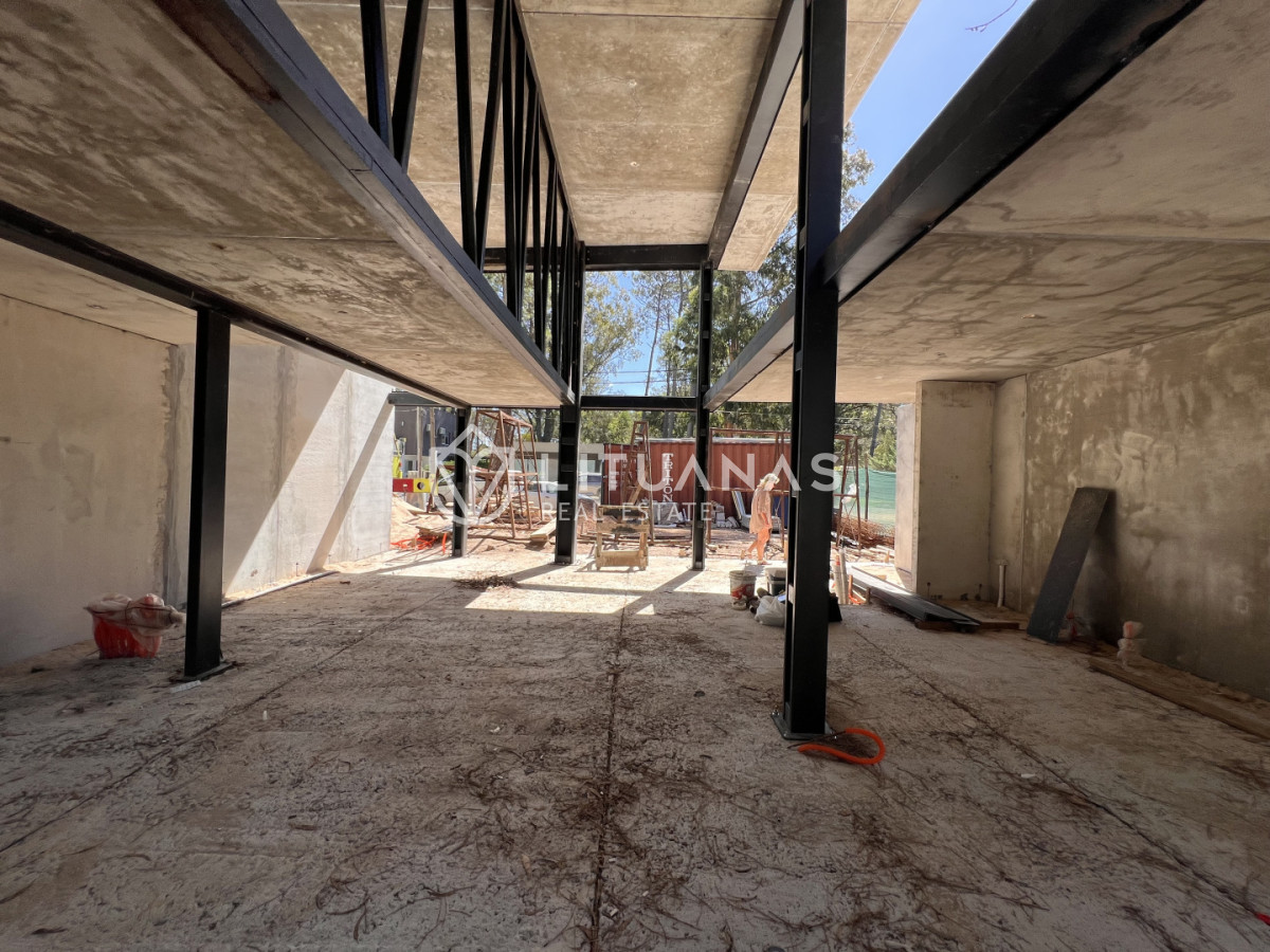 Casa ID.132 - Casa en venta en Solanas Country, construcción de hormigón armado, con piscina. 