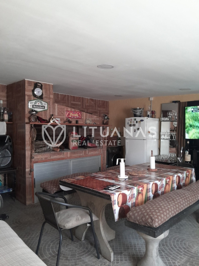 Casa ID.112 - Casa remodelada en venta, 2 dormitorios y 2 baños, con barbacoa. 