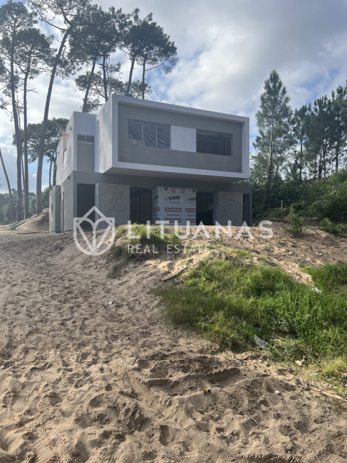 Casa ID.134 - Casa a estrenar en Pinares. Punta del Este 