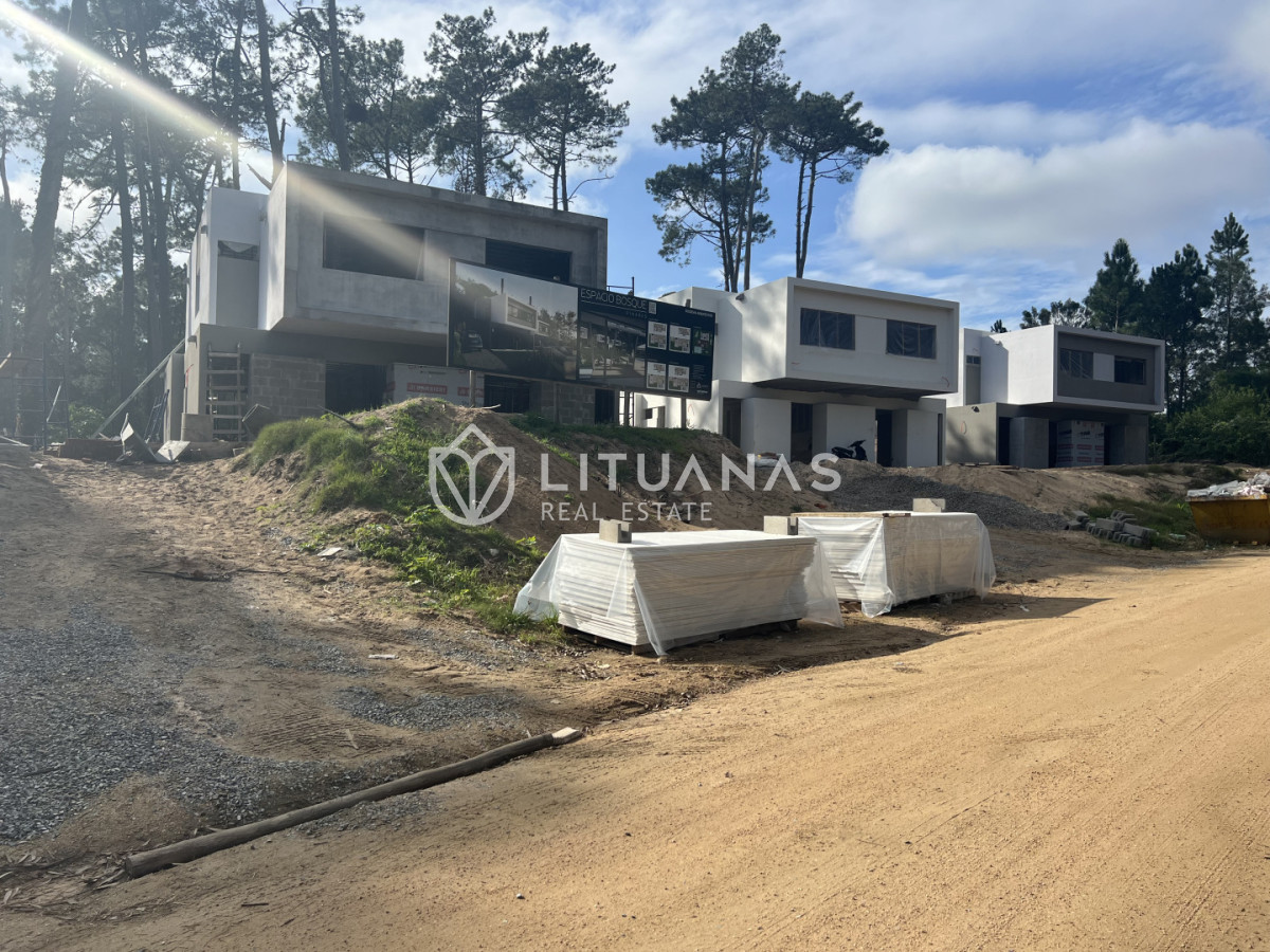 Casa ID.134 - Casa a estrenar en Pinares. Punta del Este 