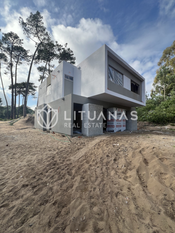 Casa ID.134 - Casa a estrenar en Pinares. Punta del Este 