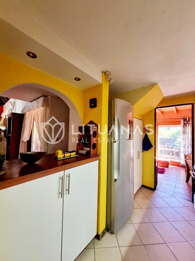 Casa ID.130 - Amplia casa de construcción tradicional, EN VENTA! 4 dormitorios. Piscina y 2 barbacoas.
