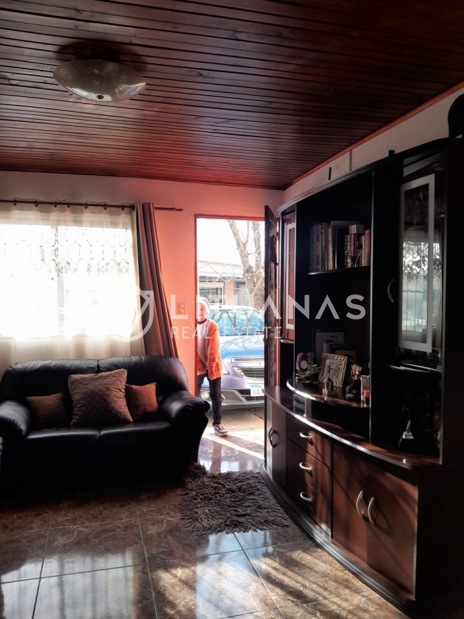 Casa ID.112 - Casa remodelada en venta, 2 dormitorios y 2 baños, con barbacoa. 