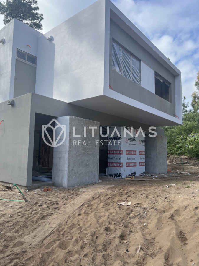 Casa ID.134 - Casa a estrenar en Pinares. Punta del Este 