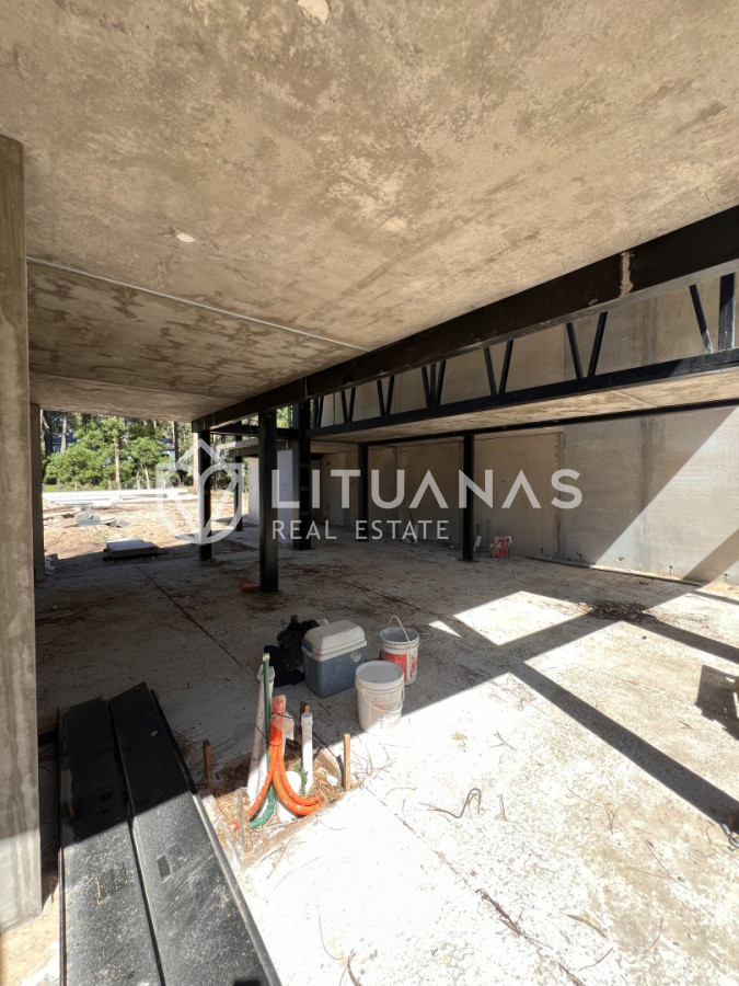 Casa ID.132 - Casa en venta en Solanas Country, construcción de hormigón armado, con piscina. 