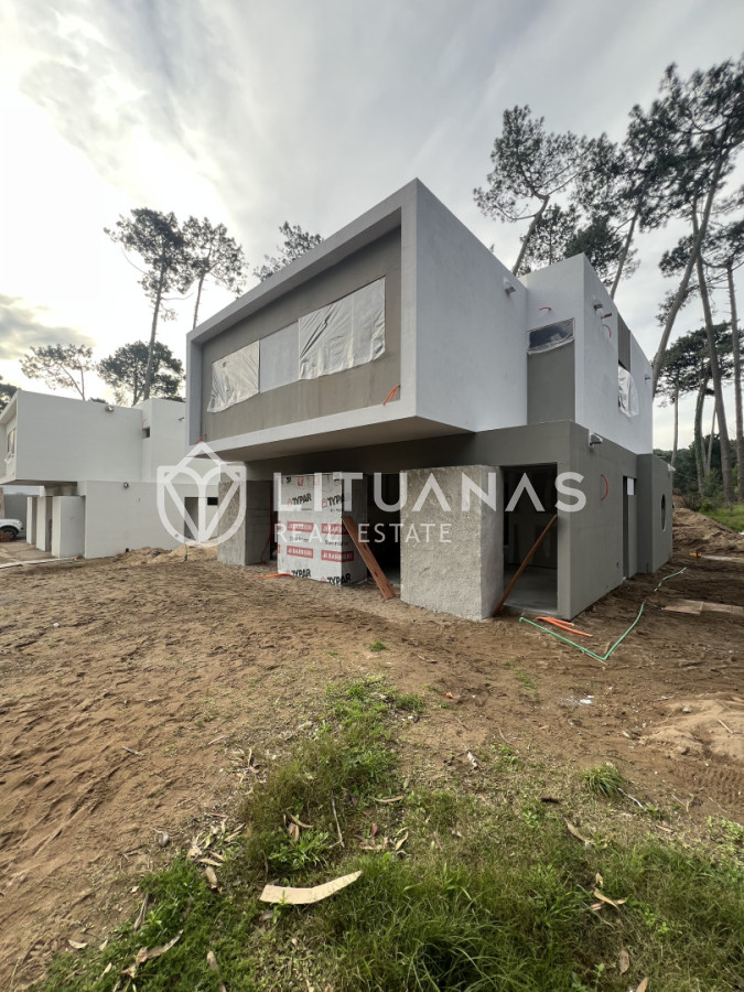 Casa ID.134 - Casa a estrenar en Pinares. Punta del Este 
