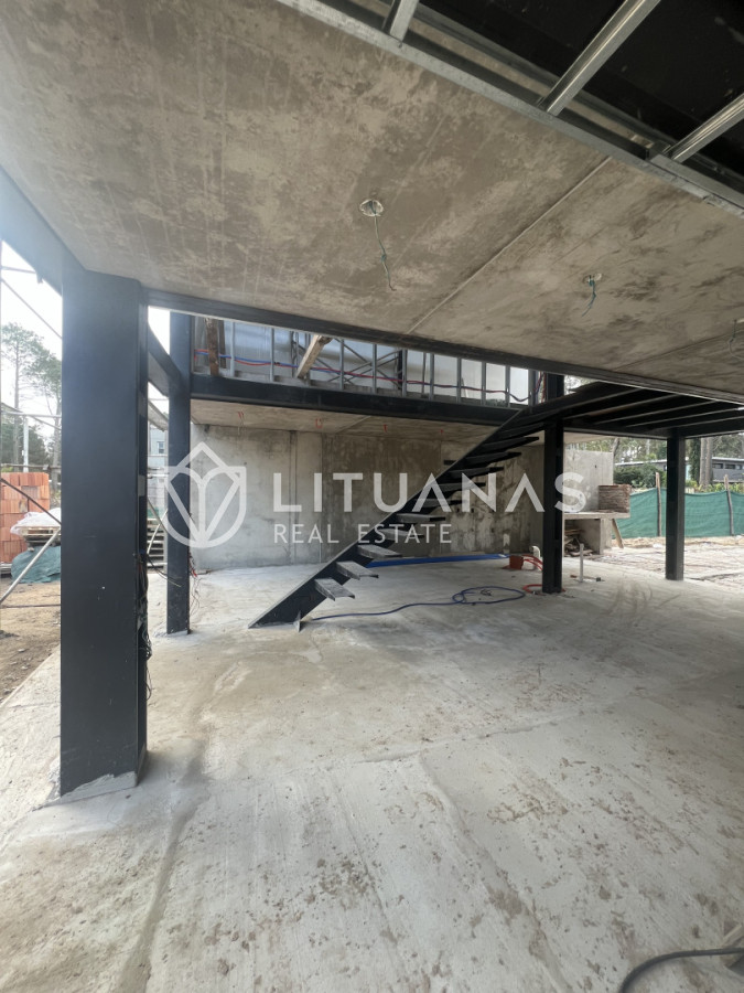 Casa ID.132 - Casa en venta en Solanas Country, construcción de hormigón armado, con piscina. 