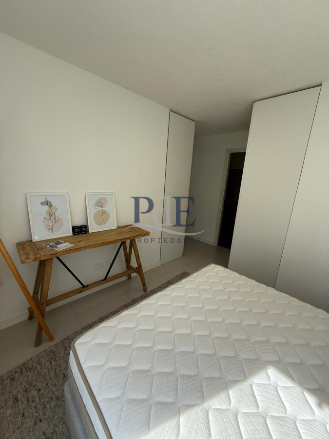 Amplio apartamento de 3 dormitorios y 2 baños, ideal para vivir todo el año o para renta. - Imagen 18