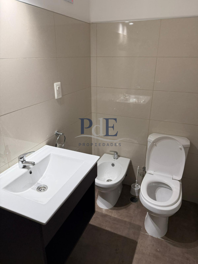 Amplio apartamento de 3 dormitorios y 2 baños, ideal para vivir todo el año o para renta. - Imagen 21