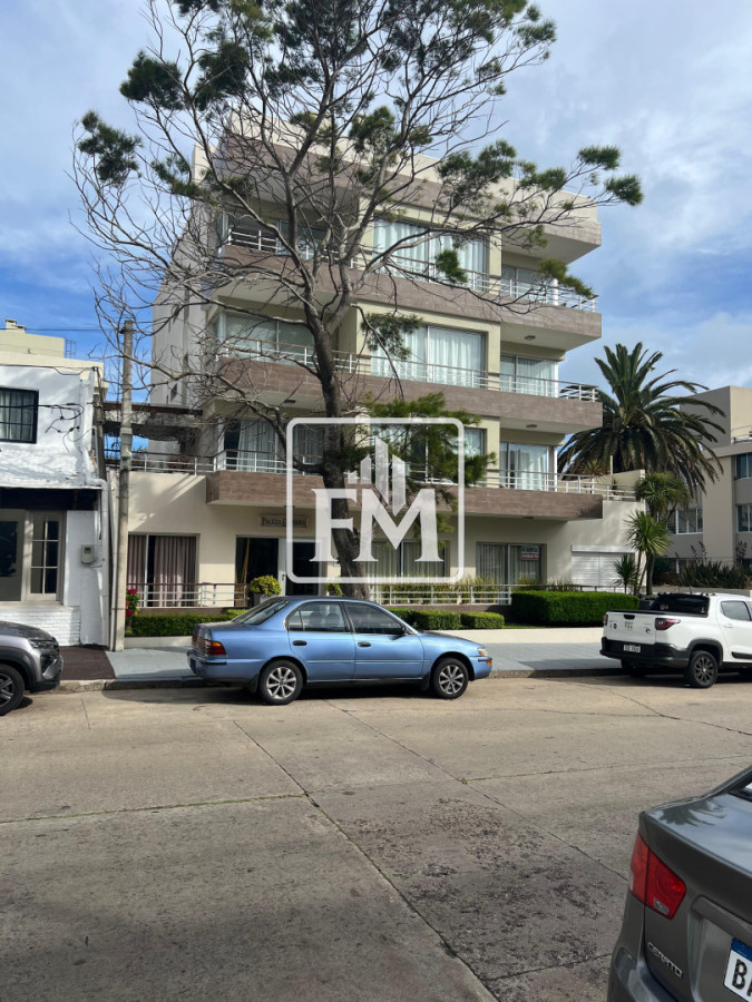 Apartamento ID.39 - Exclusivo apartamento de 2 dormitorios con parrillero propio. Punta del Este. 