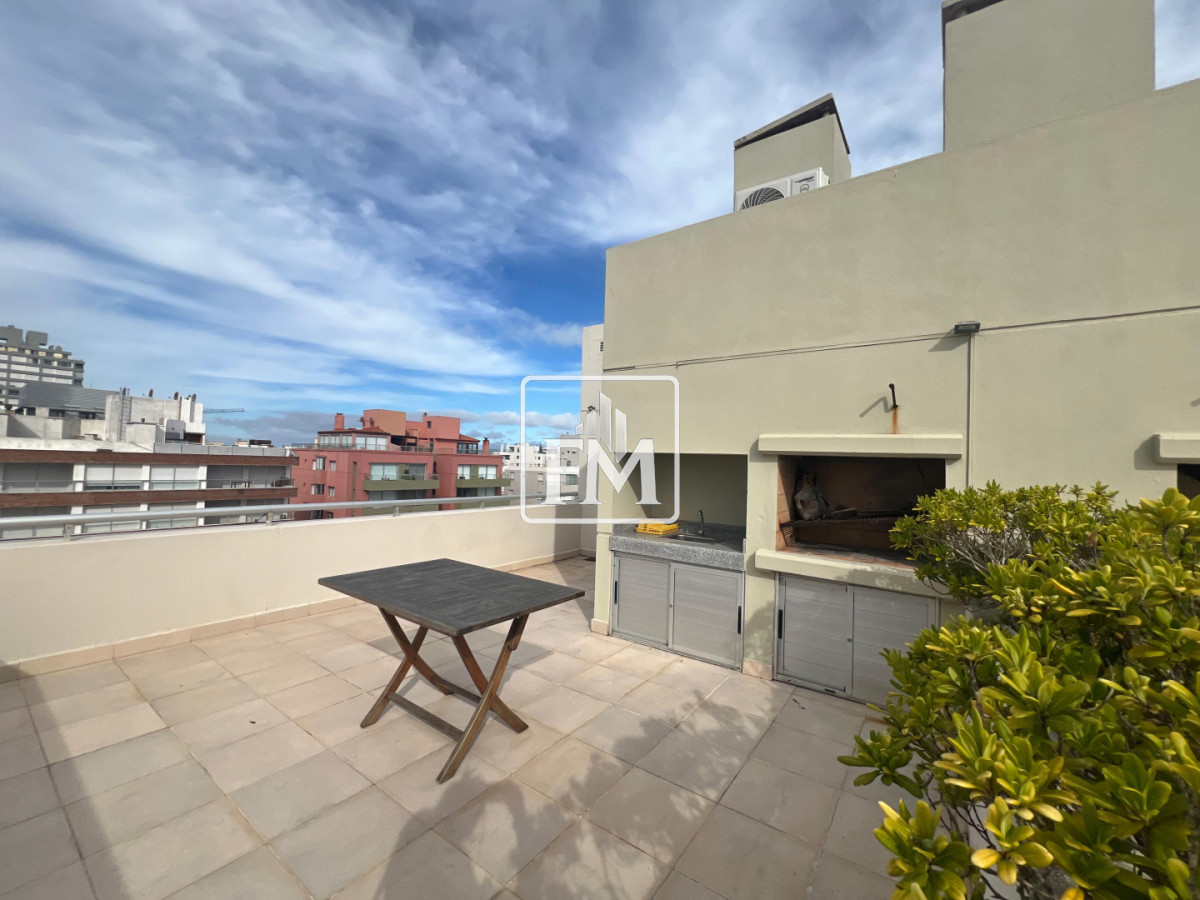 Apartamento ID.39 - Exclusivo apartamento de 2 dormitorios con parrillero propio. Punta del Este. 