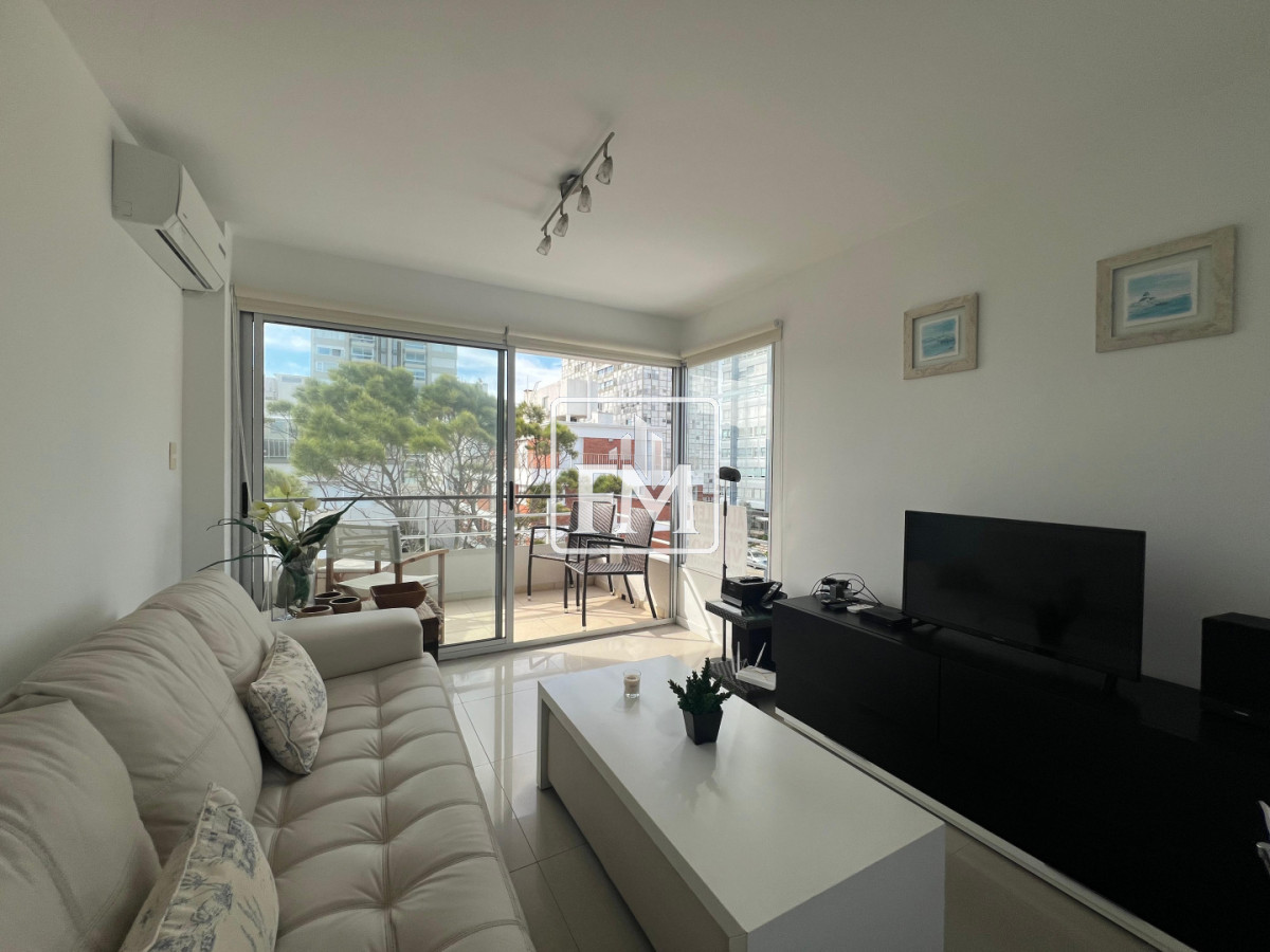Apartamento ID.39 - Exclusivo apartamento de 2 dormitorios con parrillero propio. Punta del Este. 