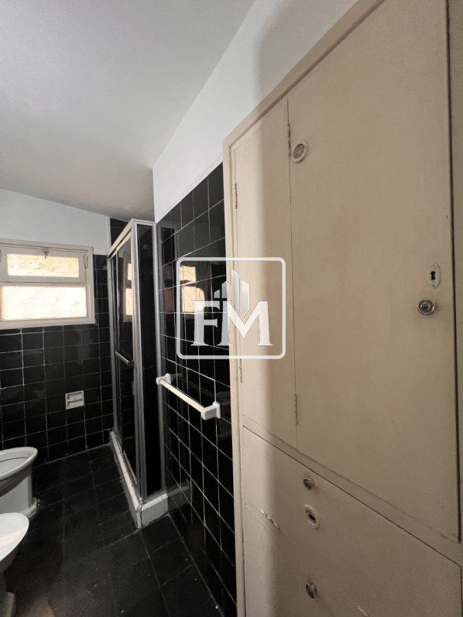 Casa ID.48 - Amplia casa en Cantegril, Punta del Este. 509m2 construidos y 2000 de terreno.