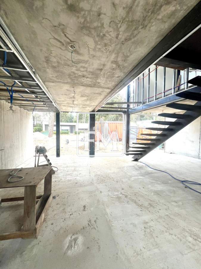 Casa ID.51 - Casa en venta en Solanas Country, construcción de hormigón armado, con piscina. 