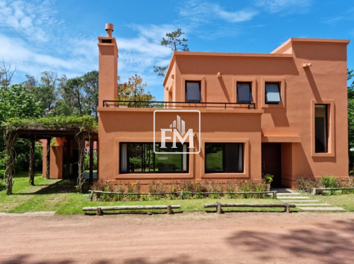 Casa ID.41 - Amplia casa en barrio privado. Punta del Este 