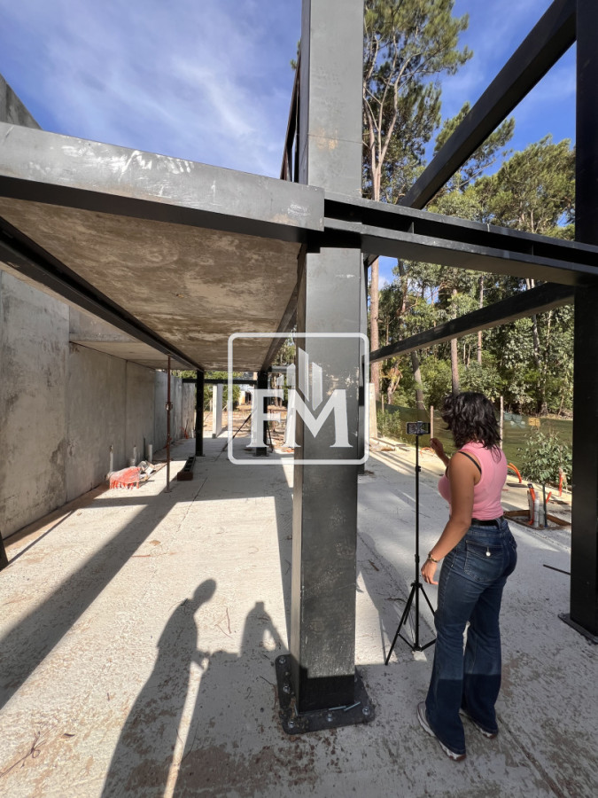 Casa ID.51 - Casa en venta en Solanas Country, construcción de hormigón armado, con piscina. 