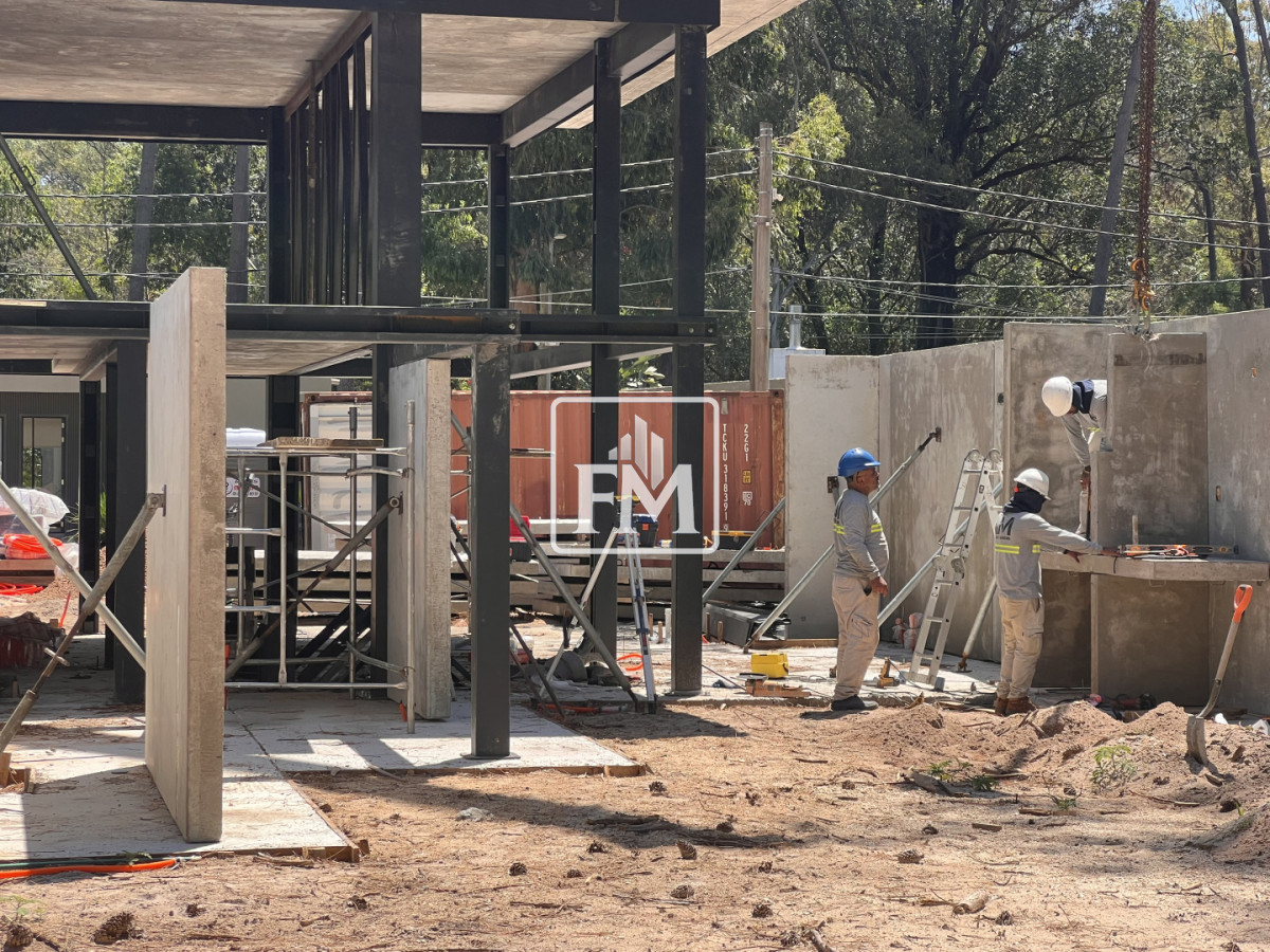 Casa ID.51 - Casa en venta en Solanas Country, construcción de hormigón armado, con piscina. 