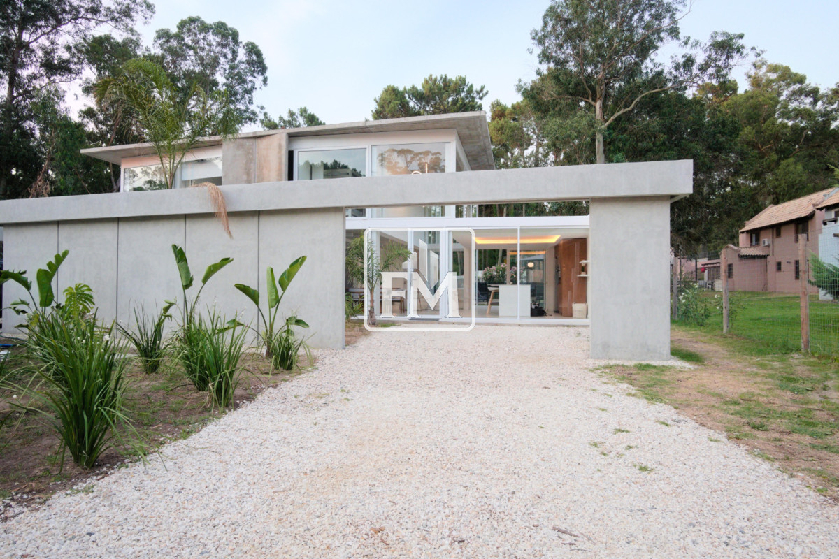 Casa ID.47 - Casa a estrenar. Barrio Privado Solanas Country. Punta Ballena.