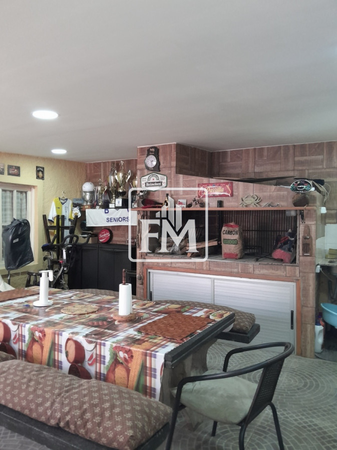 Casa ID.52 - Casa remodelada en venta, 2 dormitorios y 2 baños, con barbacoa. 