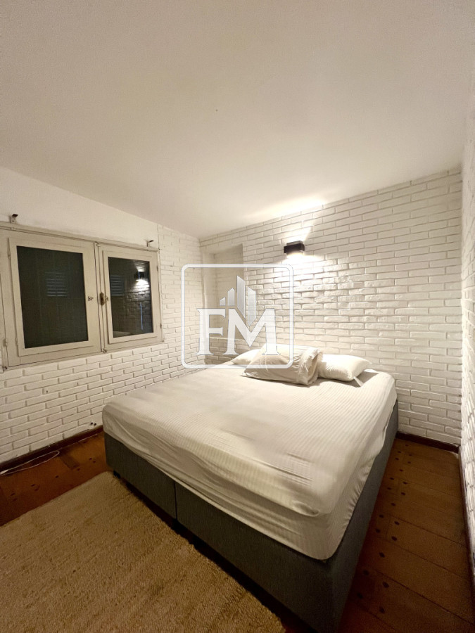 Casa ID.48 - Amplia casa en Cantegril, Punta del Este. 509m2 construidos y 2000 de terreno.