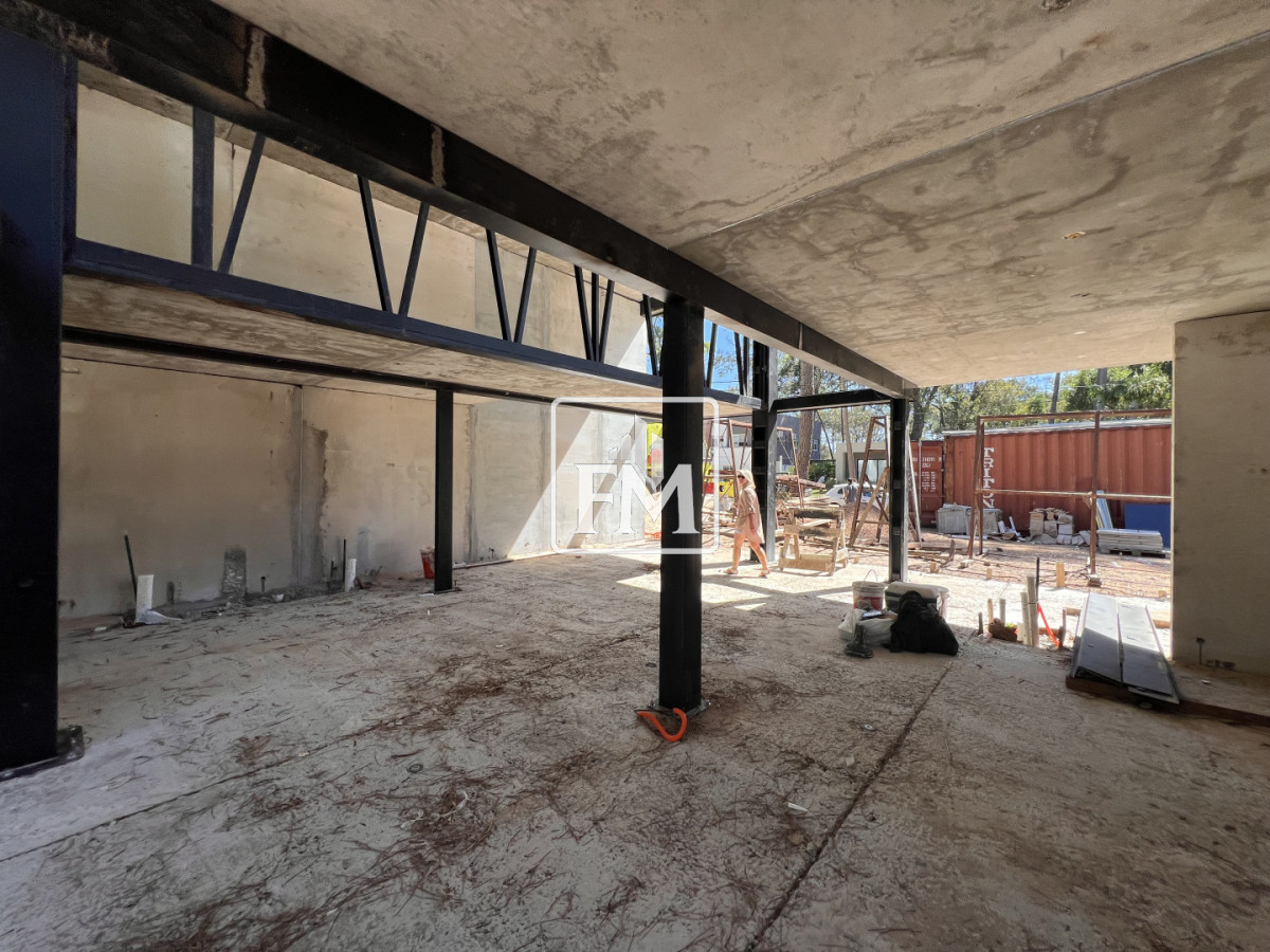 Casa ID.51 - Casa en venta en Solanas Country, construcción de hormigón armado, con piscina. 