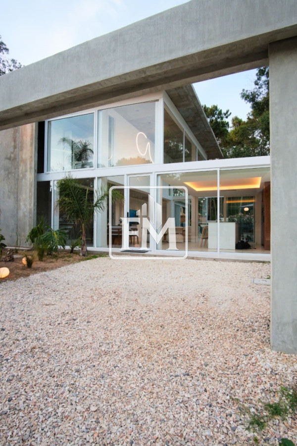 Casa ID.47 - Casa a estrenar. Barrio Privado Solanas Country. Punta Ballena.