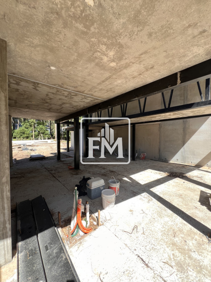 Casa ID.51 - Casa en venta en Solanas Country, construcción de hormigón armado, con piscina. 