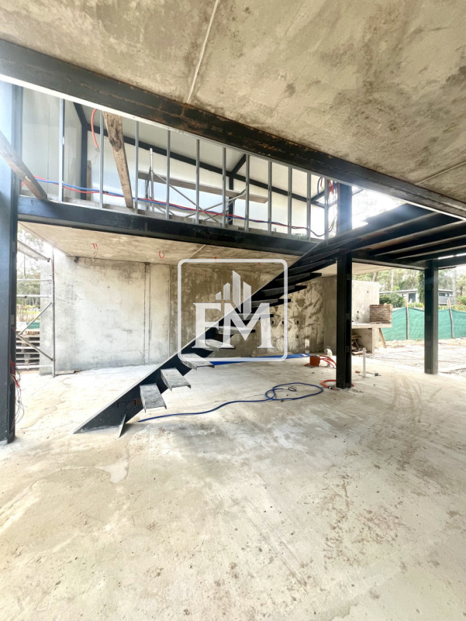 Casa ID.51 - Casa en venta en Solanas Country, construcción de hormigón armado, con piscina. 