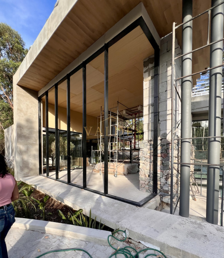 Casa ID.5206 - Amplia casa de 5 dormitorios, en el exclusivo barrio privado Design Village.