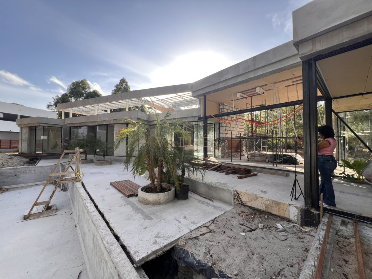 Casa ID.5206 - Amplia casa de 5 dormitorios, en el exclusivo barrio privado Design Village.