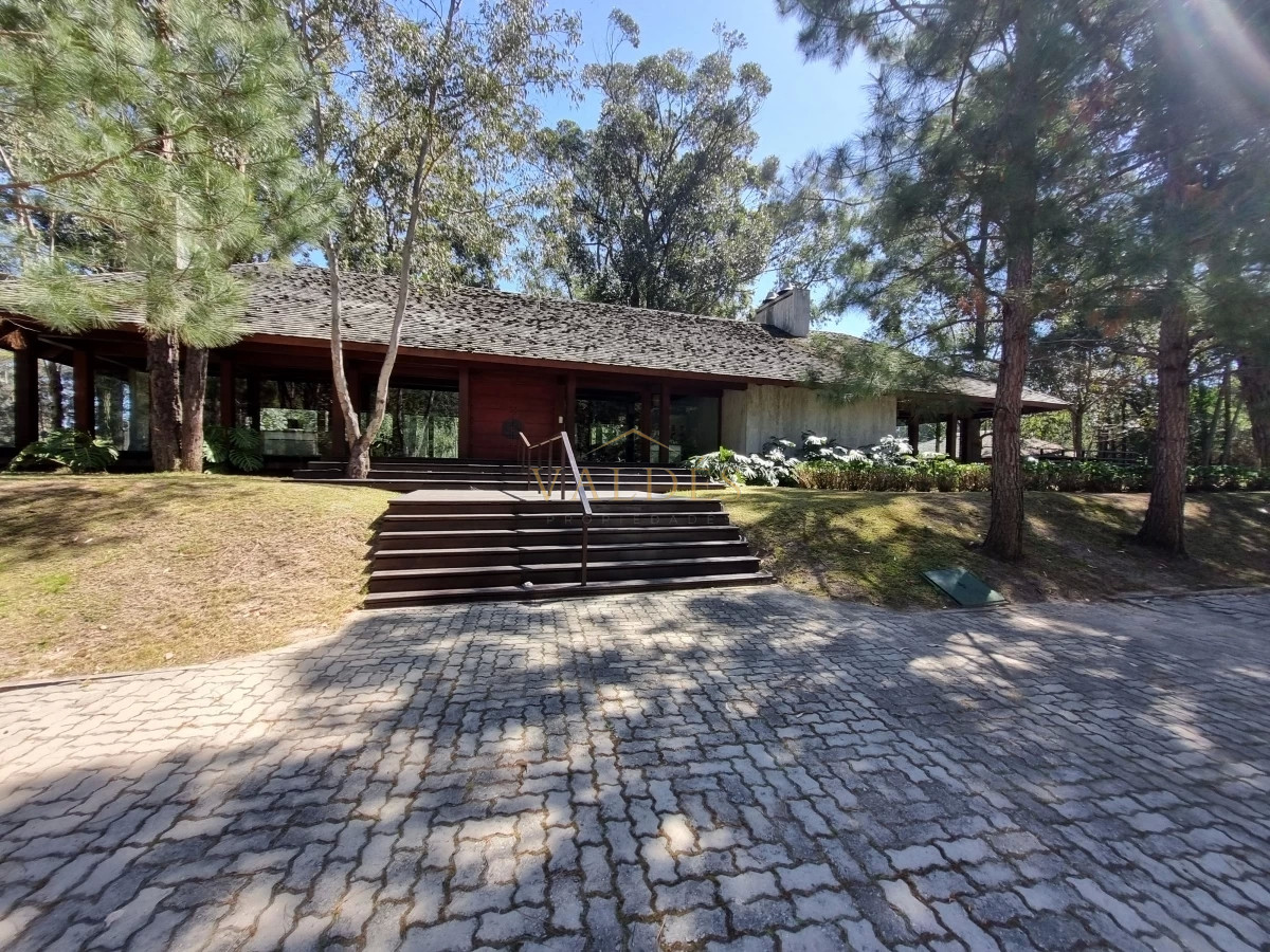 Casa ID.5206 - Amplia casa de 5 dormitorios, en el exclusivo barrio privado Design Village.