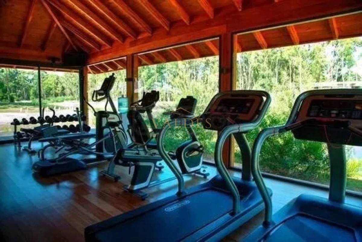 Casa ID.5206 - Amplia casa de 5 dormitorios, en el exclusivo barrio privado Design Village.