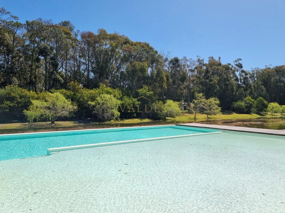 Casa ID.5206 - Amplia casa de 5 dormitorios, en el exclusivo barrio privado Design Village.