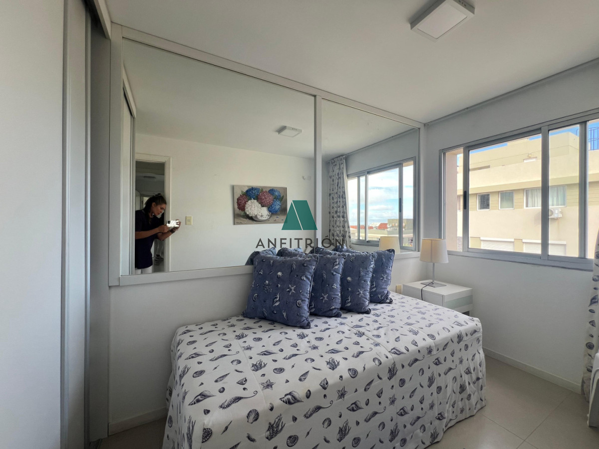 Apartamento ID.400 - Exclusivo apartamento de 2 dormitorios con parrillero propio. Punta del Este. 