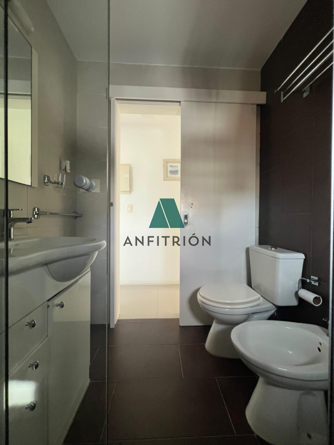 Apartamento ID.400 - Exclusivo apartamento de 2 dormitorios con parrillero propio. Punta del Este. 
