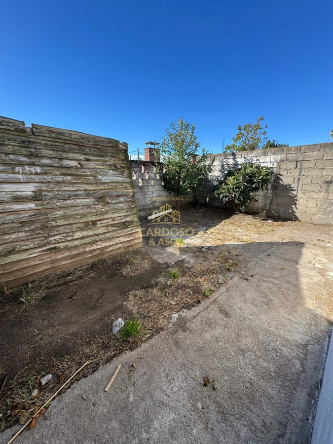 Casa ID.143 - Casa de 1 dormitorio y medio, con patio. A pocas cuadras del centro de Maldonado. 