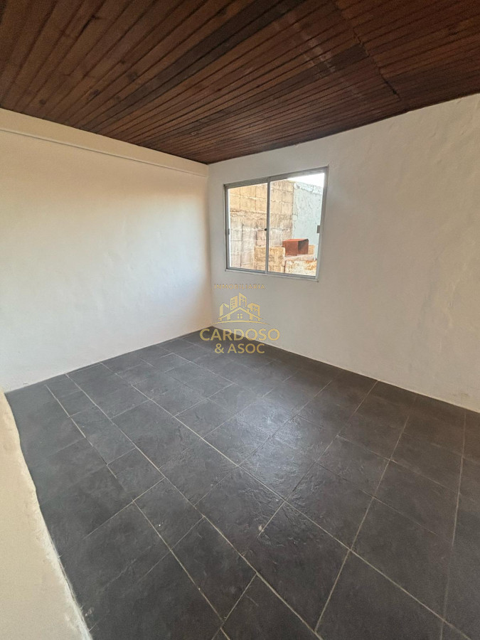 Casa ID.143 - Casa de 1 dormitorio y medio, con patio. A pocas cuadras del centro de Maldonado. 