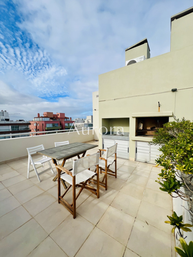 Apartamento ID.72 - Exclusivo apartamento de 2 dormitorios con parrillero propio. Punta del Este. 